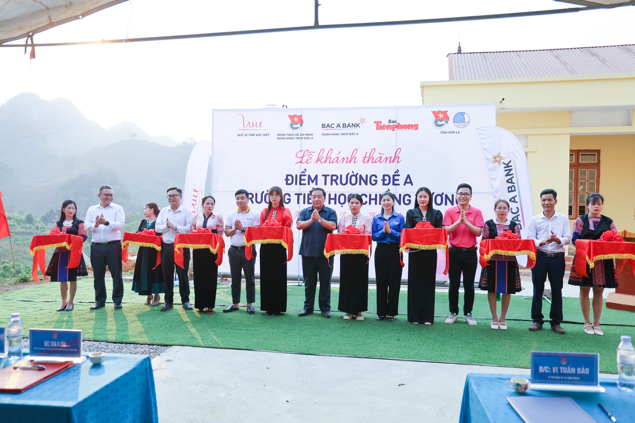 Khánh thành điểm trường biên giới tỉnh Sơn La cho 50 học sinh tiểu học dân tộc Mông